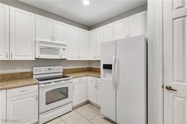 property at 1365 Mariposa Cir