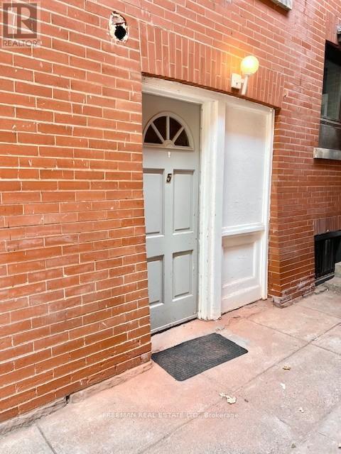 545 Palmerston Blvd in Toronto, ON - Building Photo - Building Photo