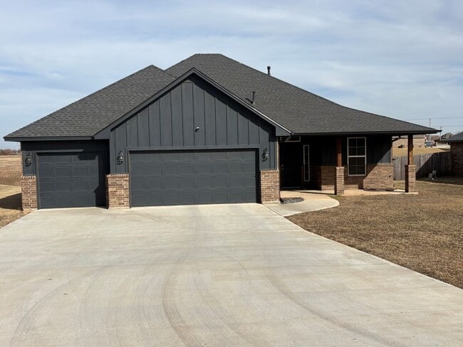 13728 NE Lafayette Dr in Elgin, OK - Building Photo - Building Photo