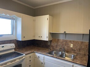 105 W Cherry Ave in Jonesboro, AR - Building Photo - Building Photo