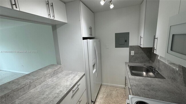 1530 SW 2nd St in Miami, FL - Building Photo - Building Photo