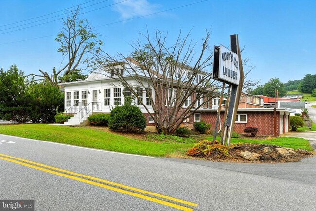 4200 Main St in Lineboro, MD - Building Photo - Building Photo