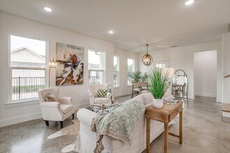 211 S Cardinal Ct in Granbury, TX - Building Photo - Building Photo