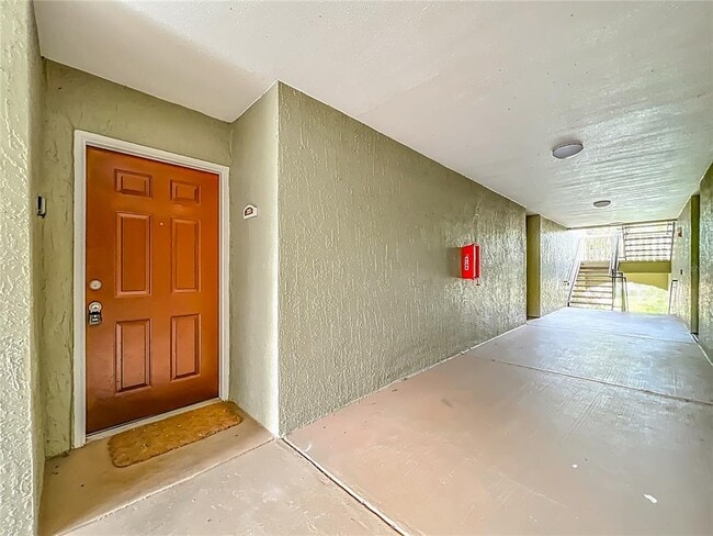 713 Crest Pines Dr in Orlando, FL - Building Photo - Building Photo
