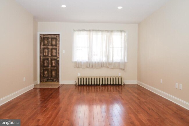 1927 S 10th St in Philadelphia, PA - Building Photo - Building Photo