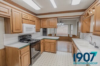1200 N Patterson Dr in Moore, OK - Building Photo - Building Photo