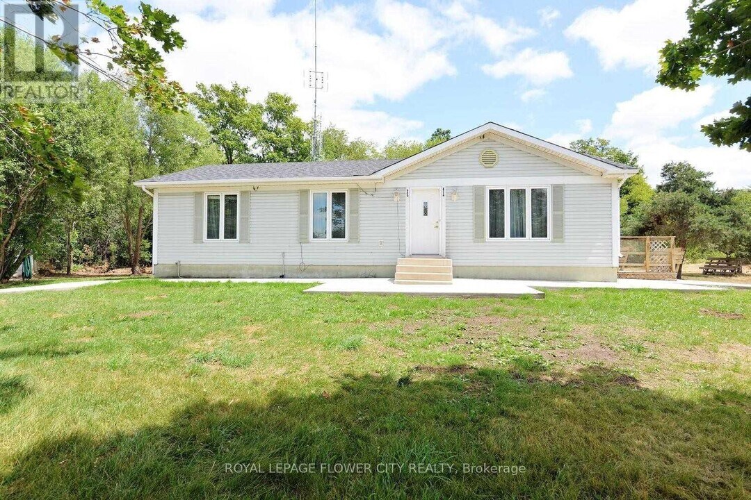 795 Stone Rd E in Guelph, ON - Building Photo