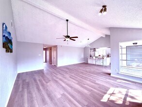 12071 Plumbrook Dr in Houston, TX - Building Photo - Building Photo