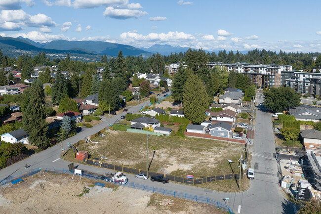 Oakdale in Coquitlam, BC - Building Photo - Building Photo