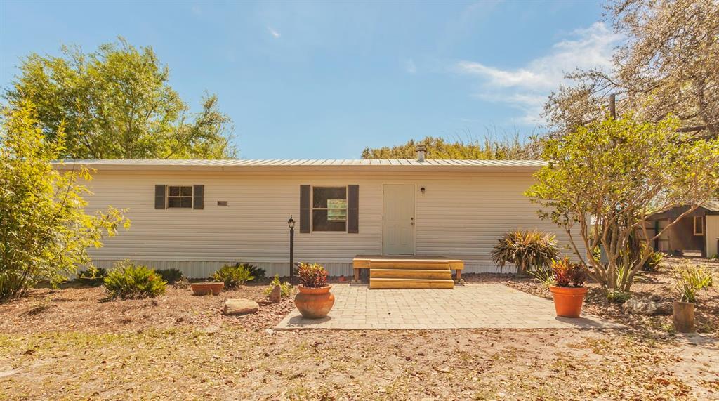 1824 Marion County Rd in Weirsdale, FL - Building Photo