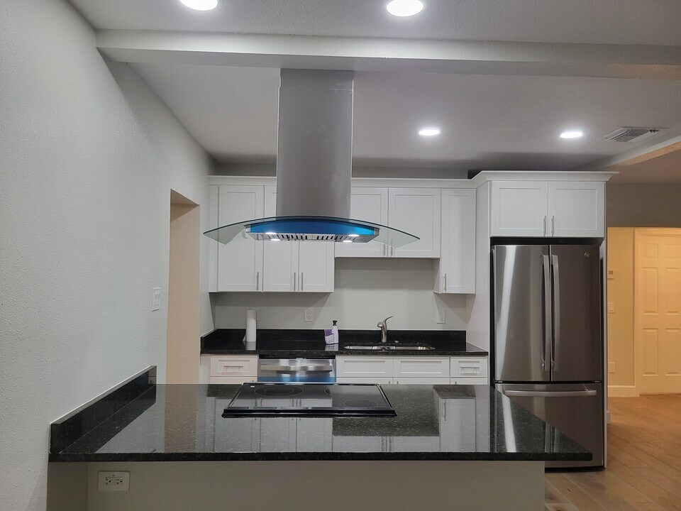 611 Tanglewood St, Unit Duplex in Daytona Beach, FL - Foto de edificio