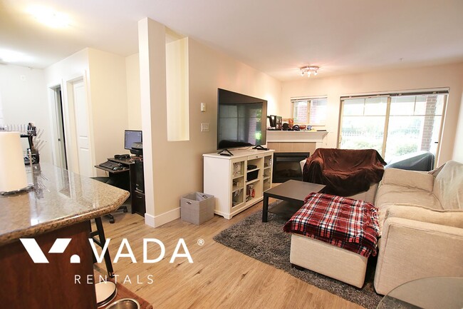 2468 Atkins Ave in Port Coquitlam, BC - Building Photo - Building Photo