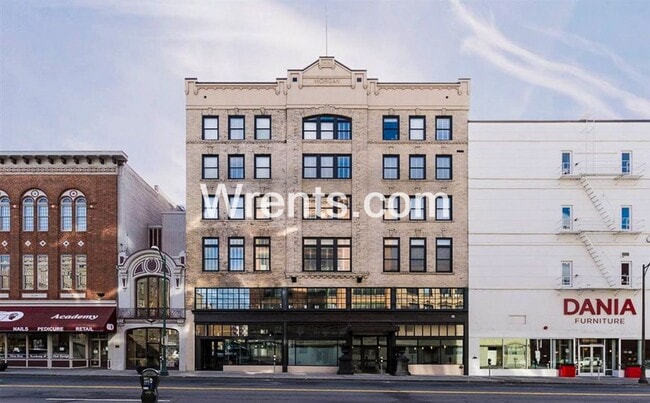 property at 315 W Riverside