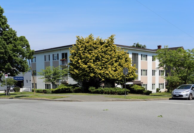 Arbutus Court in Vancouver, BC - Building Photo - Primary Photo