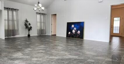 615 O'Kane St in Laredo, TX - Building Photo - Building Photo