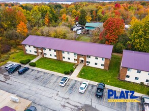 Pauni Apartments in Cortland, OH - Building Photo - Building Photo