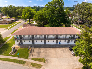 MF-15-The Oak Apartments in Fort Smith, AR - Foto de edificio - Building Photo