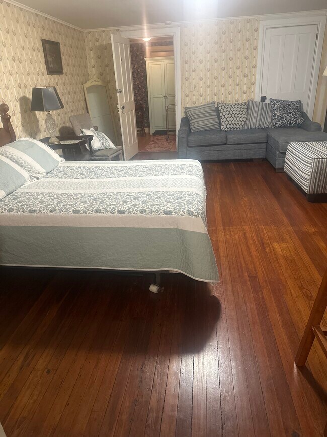 7 Madison Pl, Unit Studio