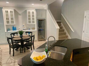 7558 Tamarind Ave in Tampa, FL - Building Photo - Building Photo