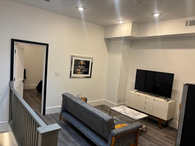 2313 N Front St, Unit 2