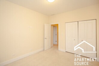 2504 N Willetts Ct, Unit 2D in Chicago, IL - Building Photo - Building Photo