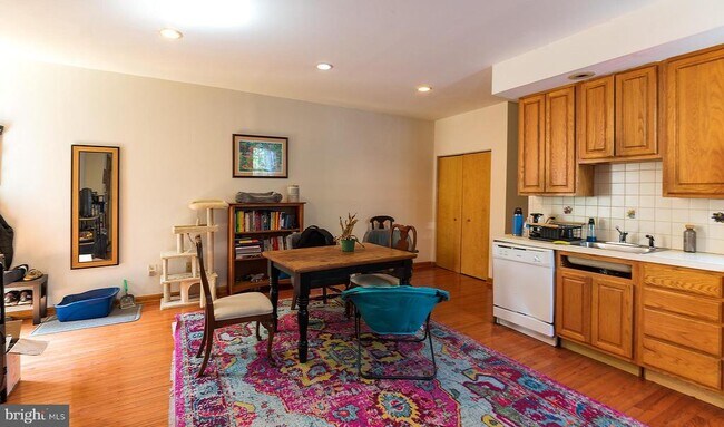 739 S 20th St in Philadelphia, PA - Building Photo - Building Photo