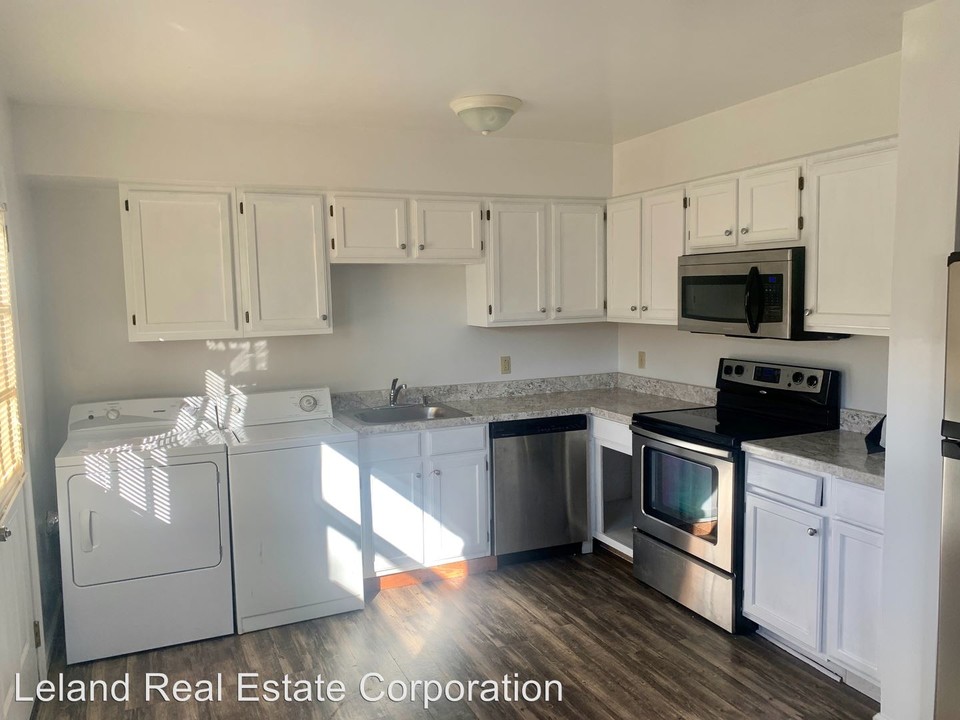 7932 Turner Rd in Norfolk, VA - Building Photo