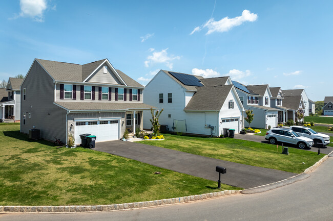 Ryan Homes at Perryville Ridge in Hampton, NJ - Foto de edificio - Building Photo