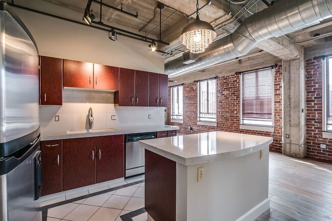 114 W Adams St in Phoenix, AZ - Foto de edificio - Building Photo