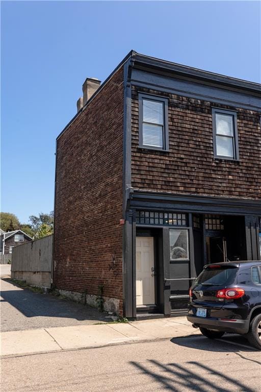 property at 594 Thames St