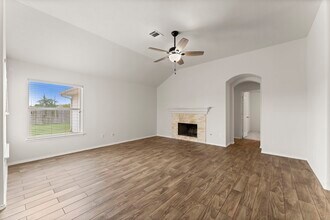 2818 Lockeridge Pines Dr in Spring, TX - Building Photo - Building Photo