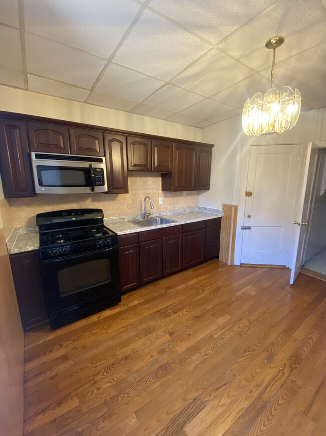 378 Riverway, Unit 5 in Boston, MA - Building Photo - Building Photo