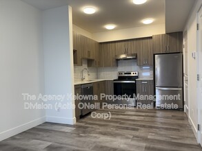 320 Mills Rd in Kelowna, BC - Building Photo - Building Photo