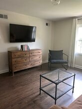 4336 Hathaway St, Unit E in Charlotte, NC - Building Photo - Building Photo