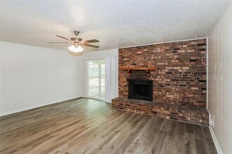512 Pine Bluff Dr in Lewisville, TX - Building Photo - Building Photo