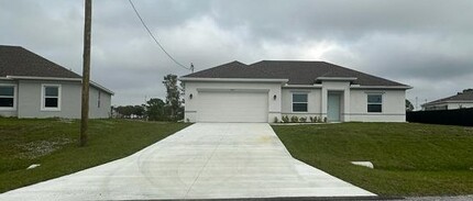 1827 NW 10th St in Cape Coral, FL - Building Photo - Building Photo