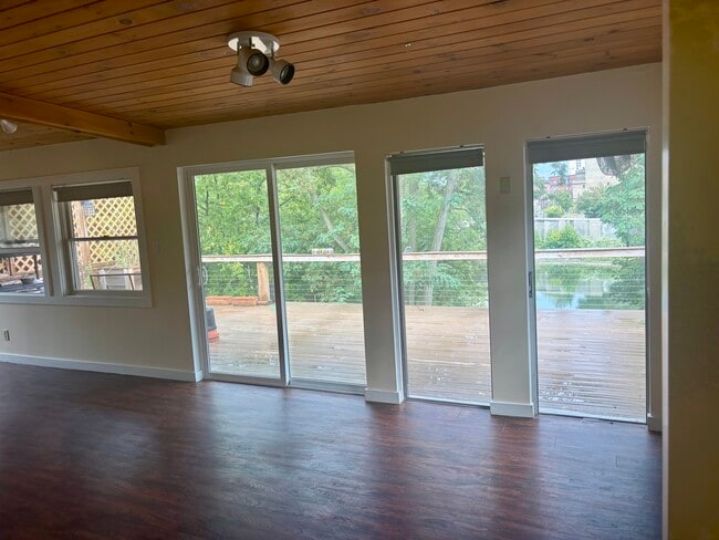 192 Front St, Unit 2