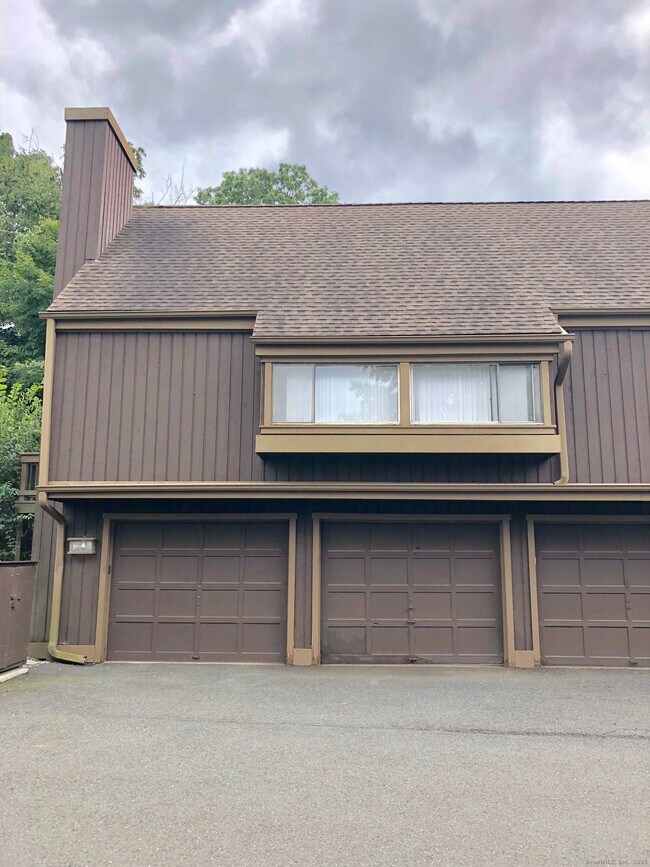 61 Heritage Vlg in Southbury, CT - Building Photo - Building Photo