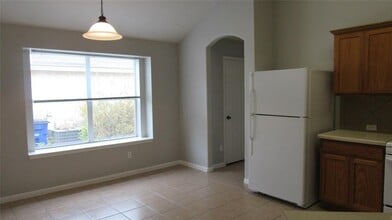 1510 Ridgewood Dr in Leander, TX - Foto de edificio - Building Photo