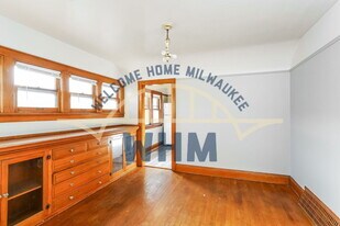 3019 N 61st St in Milwaukee, WI - Building Photo