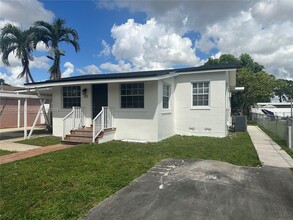 101 E 41st St in Hialeah, FL - Building Photo - Building Photo