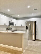 4953 SW 32nd Terrace in Fort Lauderdale, FL - Building Photo