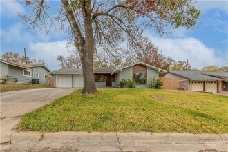 5104 Woodmoor Dr in Austin, TX - Building Photo - Building Photo