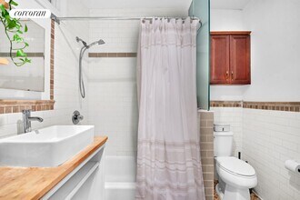 146 Summit St in Brooklyn, NY - Building Photo - Building Photo
