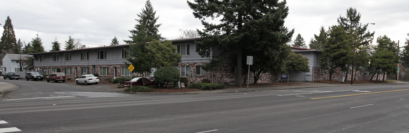 Pacific Crest Apartments in Vancouver, WA - Building Photo