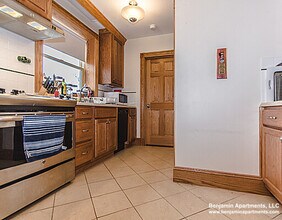 16 S Russell St, Unit 4 in Boston, MA - Building Photo - Building Photo