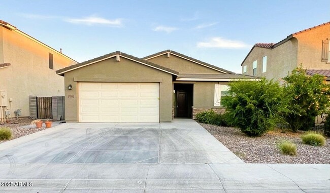 559 W Magena Dr in Queen Creek, AZ - Building Photo - Building Photo