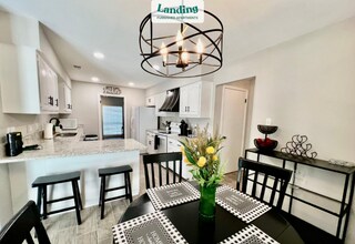 550 Westoak-Unit -1.1312363 in Universal City, TX - Building Photo - Building Photo