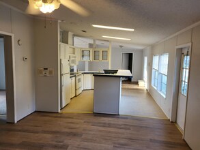 829 Louise St in Brandon, FL - Building Photo - Building Photo