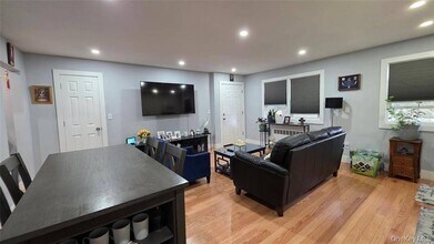 717 Tuckahoe Rd in Yonkers, NY - Building Photo - Building Photo